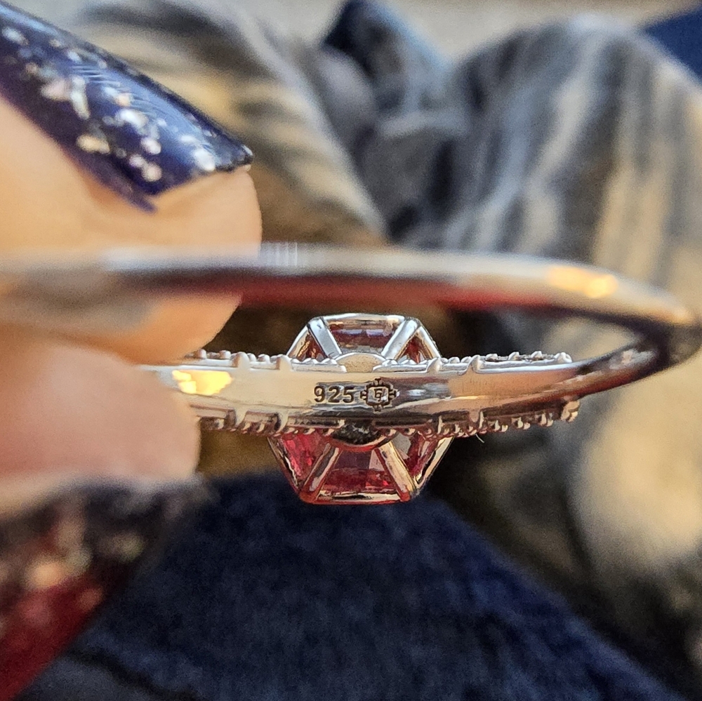 Fragrant Jewels Moulin Rouge SS ring - Picture 4 of 5